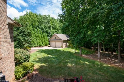 7077 Falcon Way, Trinity, NC 27370 photo 2