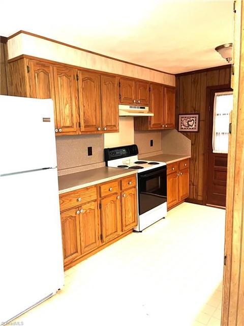 9830 W Pine St, Lowgap, NC 27024 photo 17