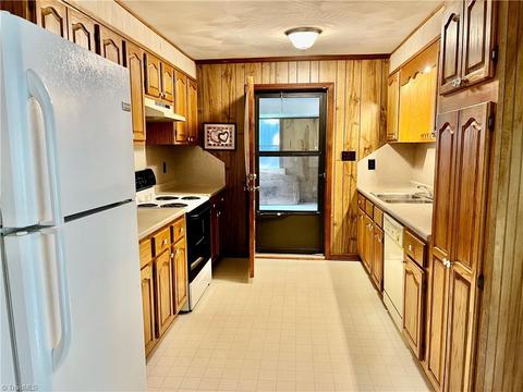 9830 W Pine St, Lowgap, NC 27024 photo 18