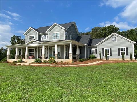 743 Precinct Rd, Pilot Mountain, NC 27041 photo 3