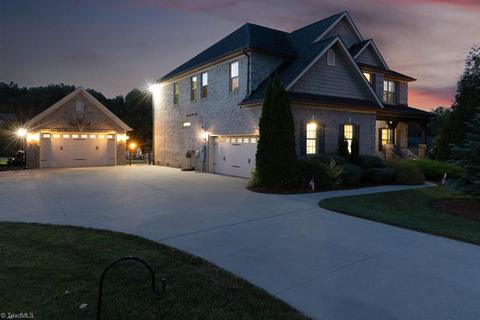 7018 English Pride Dr, Trinity, NC 27370 photo 2