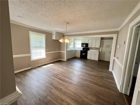 805 E Dayton Ave, High Point, NC 27262 photo 4