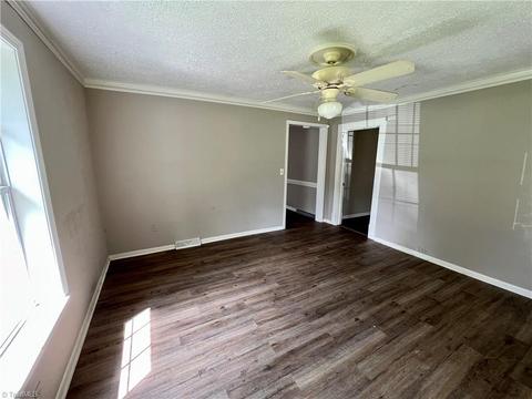 805 E Dayton Ave, High Point, NC 27262 photo 3