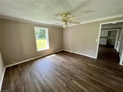 805 E Dayton Ave, High Point, NC 27262 photo 2