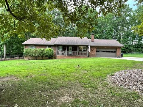 4536 Redding Ct, Trinity, NC 27370 photo 3