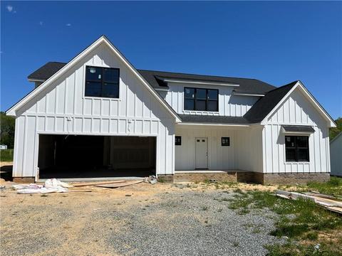 395 Lenalan Dr, Lexington, NC 27295