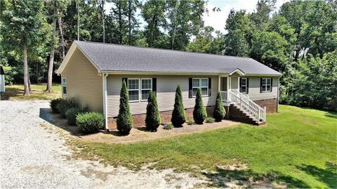 3958 Carriage House Cir, Trinity, NC 27370 photo 1