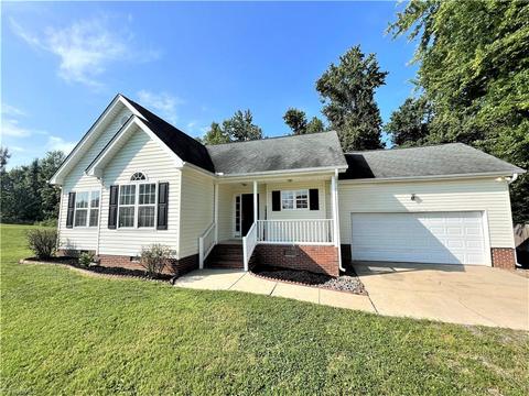 590 Saddlebred Loop, Stokesdale, NC 27357 photo 2