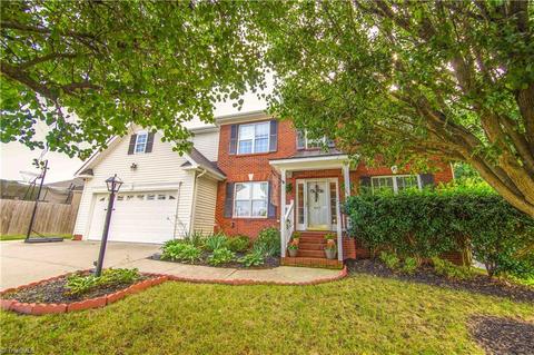 602 Pinestone Ct, High Point, NC 27265 photo 1