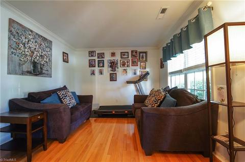 602 Pinestone Ct, High Point, NC 27265 photo 4