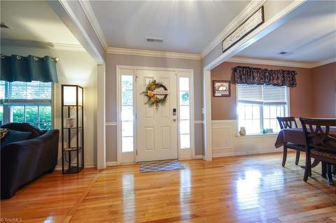 602 Pinestone Ct, High Point, NC 27265 photo 3