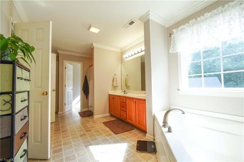 602 Pinestone Ct, High Point, NC 27265 photo 26