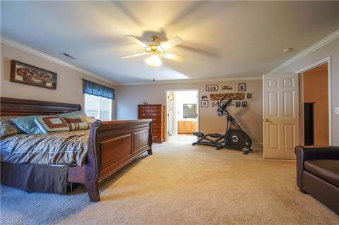 602 Pinestone Ct, High Point, NC 27265 photo 23