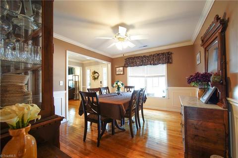 602 Pinestone Ct, High Point, NC 27265 photo 6
