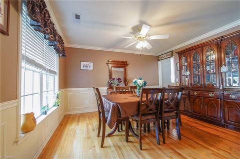 602 Pinestone Ct, High Point, NC 27265 photo 5