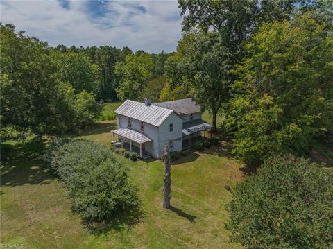 8176 Peak Rd, Clemmons, NC 27012 photo 1