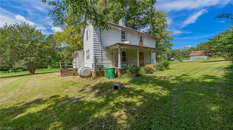 8176 Peak Rd, Clemmons, NC 27012 photo 3