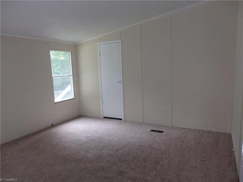 4964 Marlbrook Ct, Trinity, NC 27370 photo 12