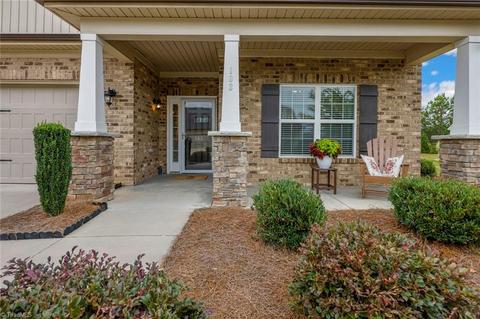 103 Rollingbrook Ct, Clemmons, NC 27012 photo 3