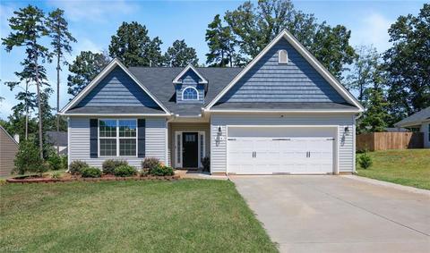124 Ascender Dr, King, NC 27021 photo 1