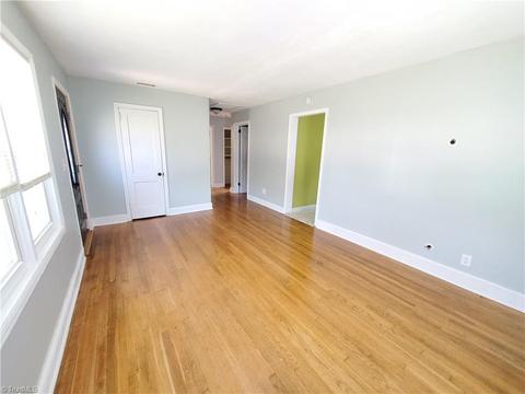 150 E Highland Ave, Elkin, NC 28621 photo 8