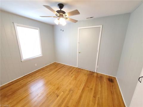 150 E Highland Ave, Elkin, NC 28621 photo 6