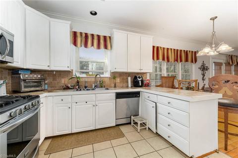 2462 Willard Rd, High Point, NC 27265 photo 11