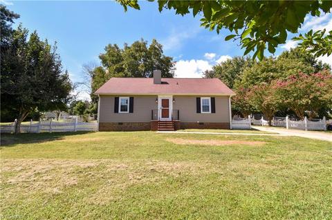 3971 Woodcrest St, Trinity, NC 27370 photo 1