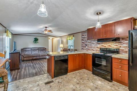 215 Meeks Rd, Eden, NC 27288 photo 10