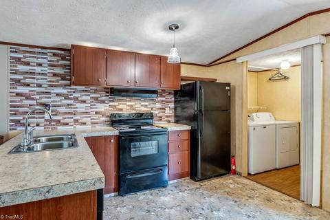 215 Meeks Rd, Eden, NC 27288 photo 9