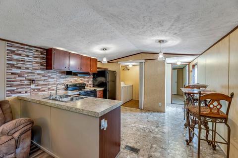 215 Meeks Rd, Eden, NC 27288 photo 8