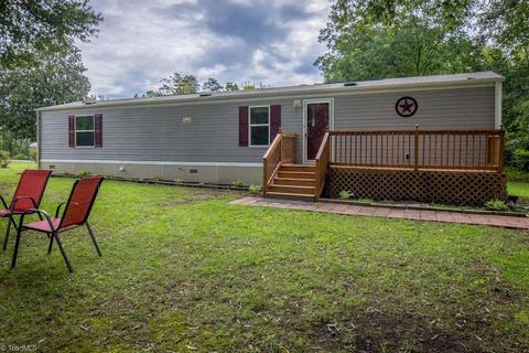 215 Meeks Rd, Eden, NC 27288 photo 2