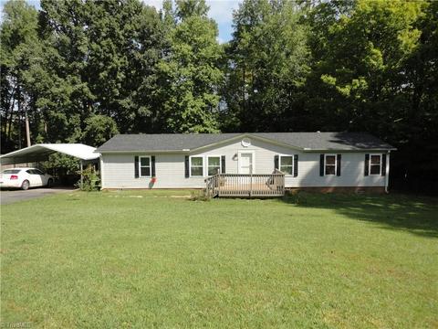 5208 Poplar Ridge Rd, Trinity, NC 27370 photo 2