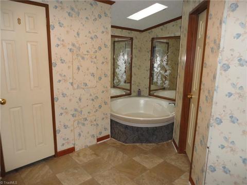5208 Poplar Ridge Rd, Trinity, NC 27370 photo 15