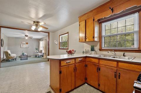 133 Barwood Ter, Trinity, NC 27370 photo 9