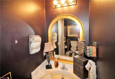 1000 Nuthatch Ct, High Point, NC 27262 photo 11