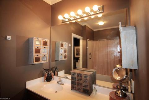 1000 Nuthatch Ct, High Point, NC 27262 photo 10