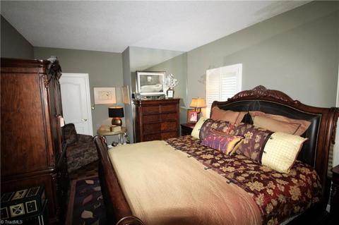 1000 Nuthatch Ct, High Point, NC 27262 photo 9