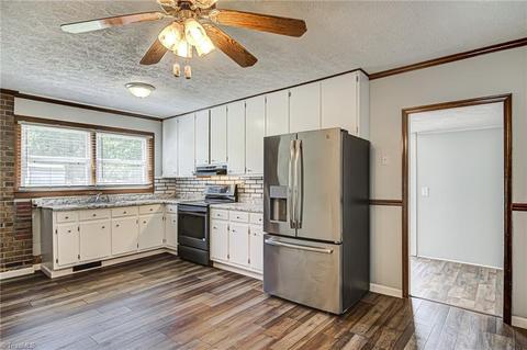 715 E Warren Ave, Eden, NC 27288 photo 10