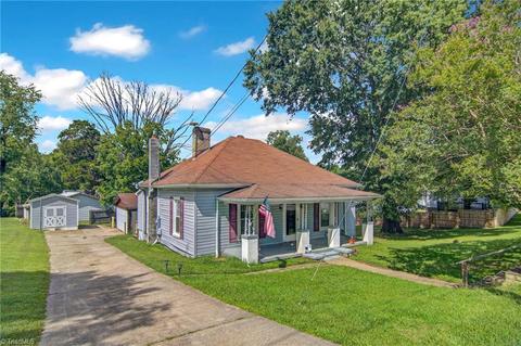 715 E Warren Ave, Eden, NC 27288 photo 3