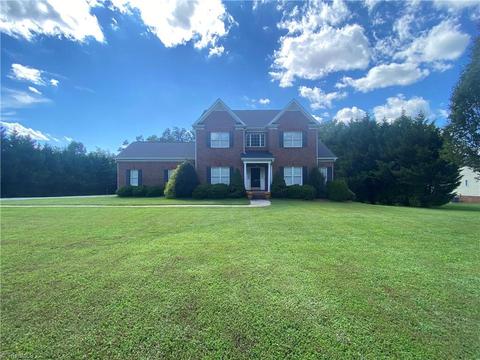137 Thomas Rd, King, NC 27021 photo 4