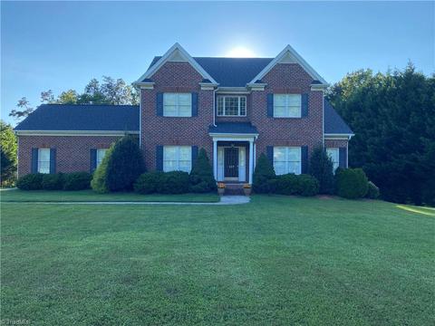 137 Thomas Rd, King, NC 27021 photo 2