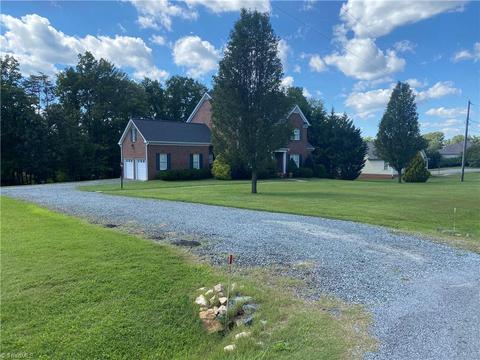 137 Thomas Rd, King, NC 27021 photo 6