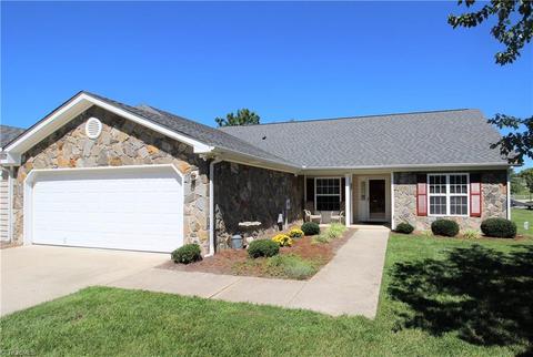 2921 Eagle Pointe Dr, High Point, NC 27265 photo 1
