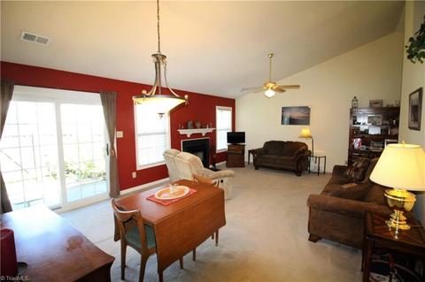2921 Eagle Pointe Dr, High Point, NC 27265 photo 5