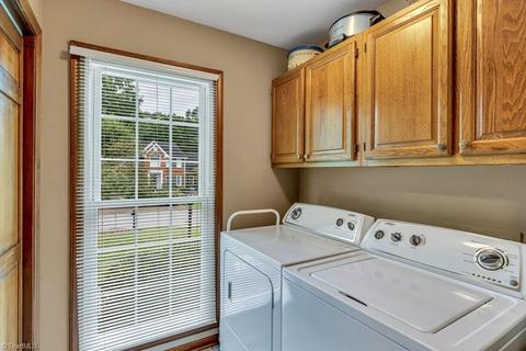 1411 Christopher Ct, High Point, NC 27265 photo 15