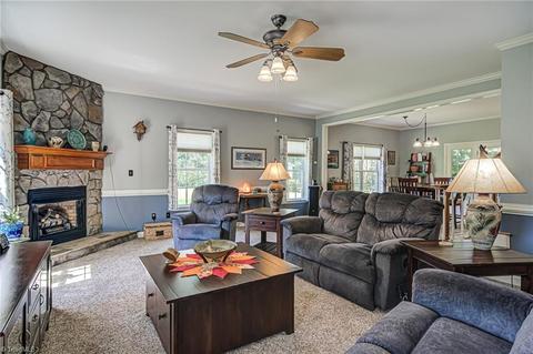 281 Berkeley Dr, Lexington, NC 27295 photo 8