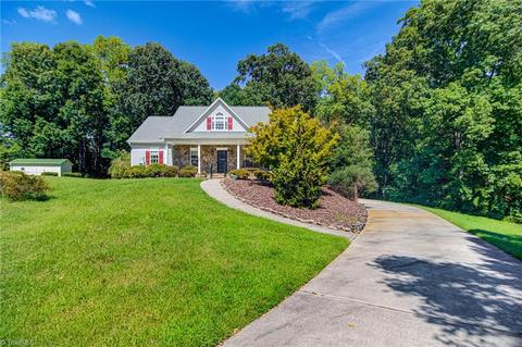 281 Berkeley Dr, Lexington, NC 27295 photo 2