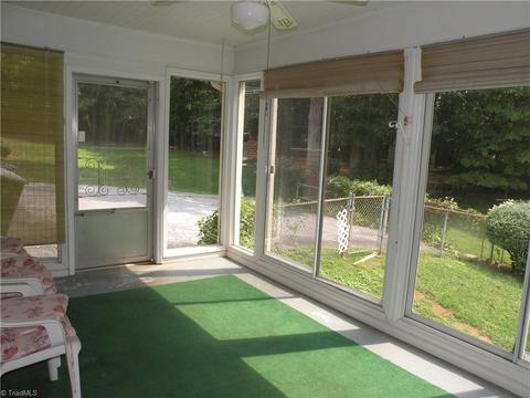 2420 Farmbrook Rd, Winston Salem, NC 27103 photo 5