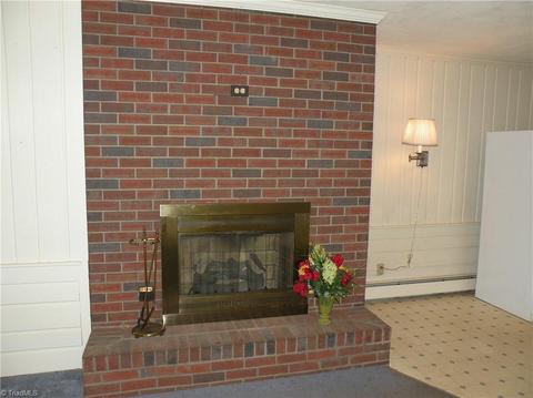 2420 Farmbrook Rd, Winston Salem, NC 27103 photo 9